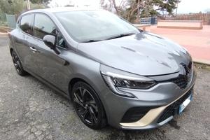 Renault Clio 5 e-tech engineered hybrid