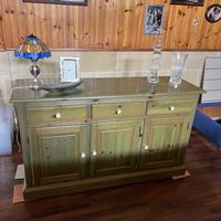 Tavolo, credenza e contro mobile in legno massello