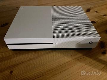 XBOX  ONE S per ricambi