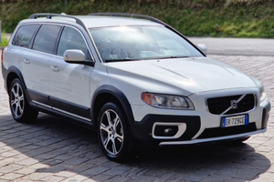 Volvo XC70 D5 Awd 215cv anno2012