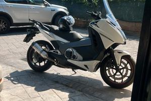 Honda Integra 750 s