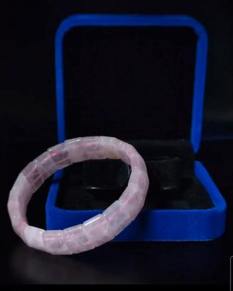 Braccialetto in quarzo rosa di prima qualità. 
