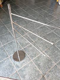 Piantana porta asciugamani bagno