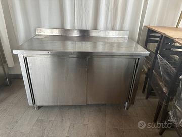Tavolo armadio acciaio inox ristorante cucina