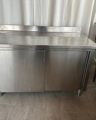 Tavolo armadio acciaio inox ristorante cucina