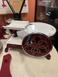 affettatrice orizzontale a volano fiorato