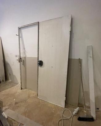 Porta di ferro con serratura Mottura