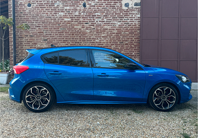 Ford Focus Focus 1.5 ST-Line con gancio traino