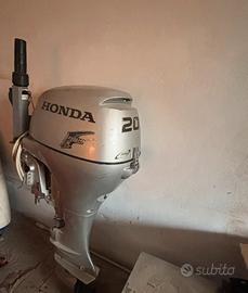 Barca open con motore