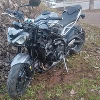 Triumph street triple R 765