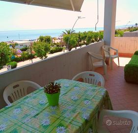 Fronte Mare, 8 posti