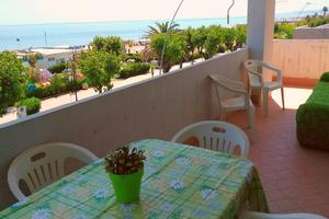 Fronte Mare, 8 posti