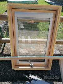 Finestra da mansarda lucernario Fakro