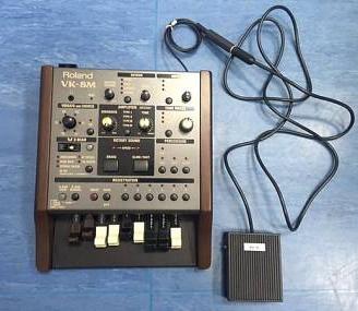 Roland VK-8 con cambio velocità LESLIE A PEDALE