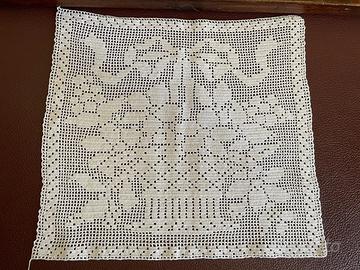 Centrini cesti frutta uncinetto filet bianchi