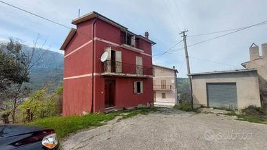 Casa indipendente di 174 m² con più di 5 locali a 