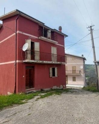 Casa indipendente di 174 m² con più di 5 locali a 