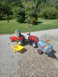 Trattore a pedali con accessori 