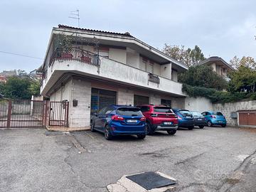 PE 120 bis magazzino con area di manovra