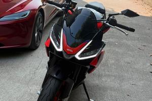 Aprilia tuono 660