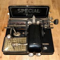 Macchina da scrivere AEG Special