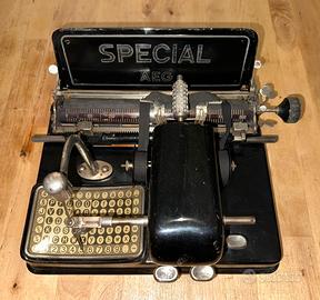 Macchina da scrivere AEG Special