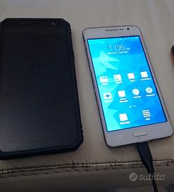 2 smartphone Samsung per RICAMBI 