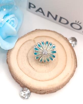 charm originale Pandora margherita blu