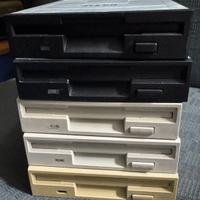 Disponibili 10 Floppy Disk Drive  da PC 