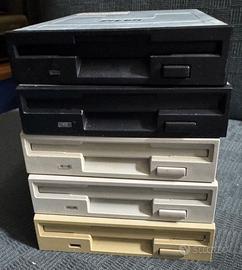 Disponibili 10 Floppy Disk Drive  da PC 