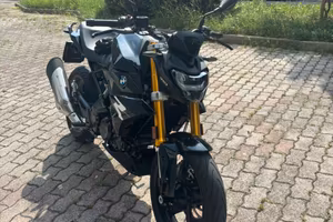 BMW G310R