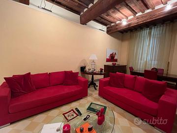 Divano Hoffmann praticamente nuovo