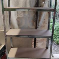 Scaffale in metallo