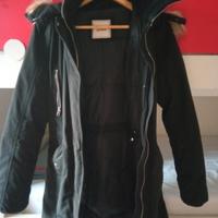 giubotto con pelliccia sul cappuccio 