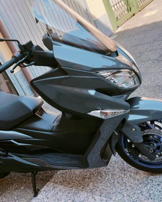 Suzuki Burgman 400