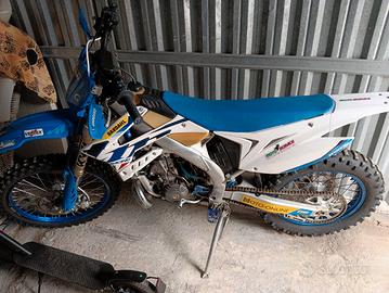 moto enduro TM 300