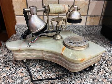 Telefono antico in onice