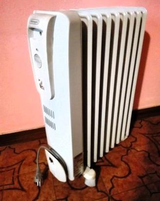 CALORIFERO ELETTRICO AD OLIO DE LONGHI