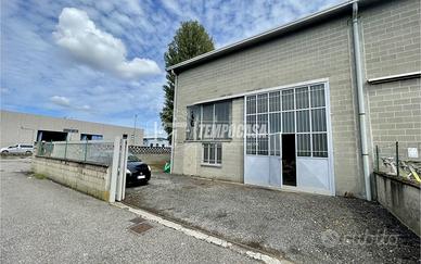 Capannone a Misinto - 254 mq + area esterna 200 m