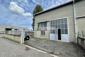 Capannone a Misinto - 254 mq + area esterna 200 m