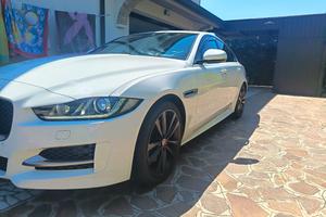 Jaguar XE R-Sport 4x4