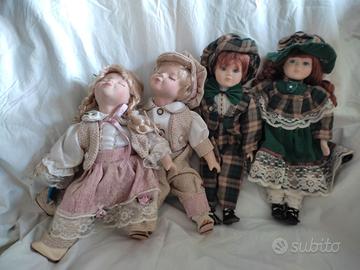 Coppie di bambole in porcellana