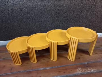 set completo di 4 tavolini originali Cassina 1967