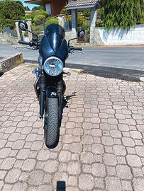 Triumph street twin