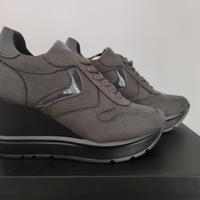 Sneakers donna colore grigio