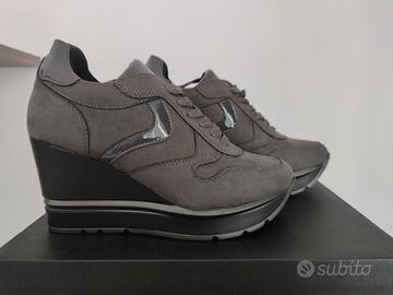 Sneakers donna colore grigio