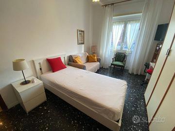 Stanza in appartamento di 65 m² a Milano