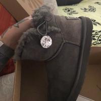 Ugg mini