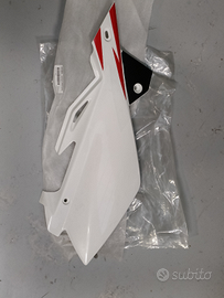 Fianchetto dx per Husqvarna WR 8000H6686