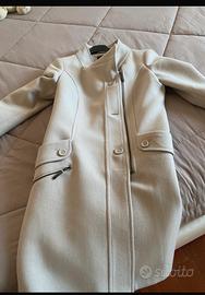 Cappotto beige sfiancato